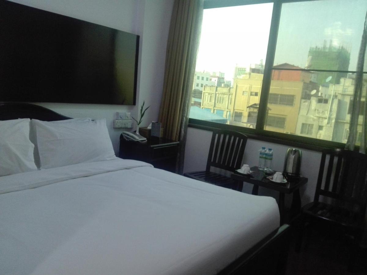 Hotel Queen Mandalay Zimmer foto